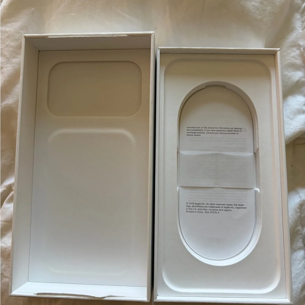 Apple iPhone 17 Pro max Box